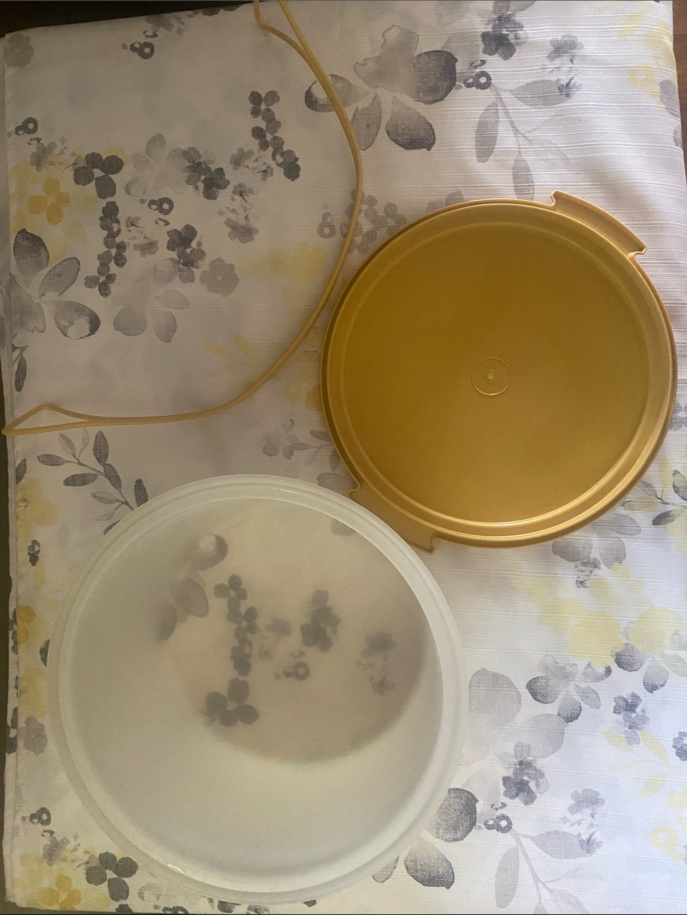 Vintage Tupperware pie carrier with handle - Picture 4 of 4